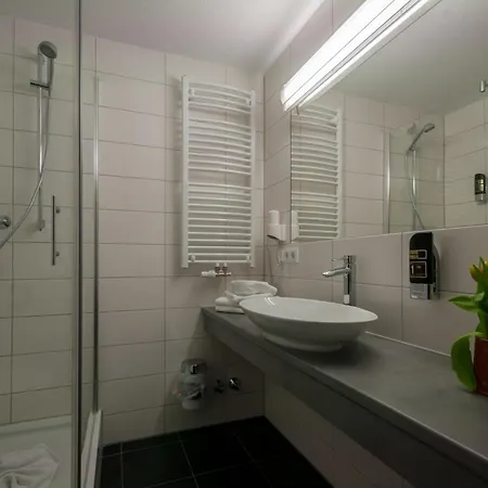 Panoramahotel Kuehbergalp 3* גונצזריד